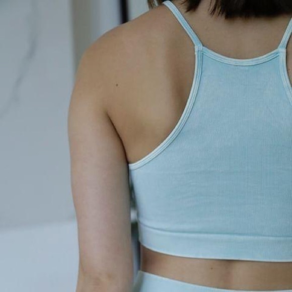 Workout Set  Tank Top and High-waist Biker Shorts - Picture 6 of 6